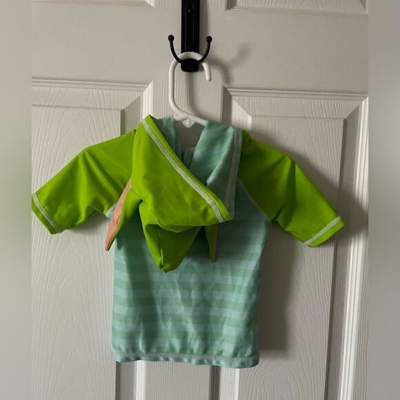 Star Wars Child Rash Guard for Baby – The Mandalorian Size 12-18months - Picture 4 of 7